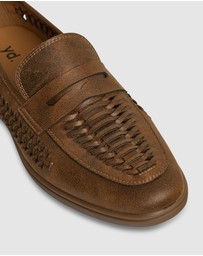 yd. - Matteo Lattice Shoe