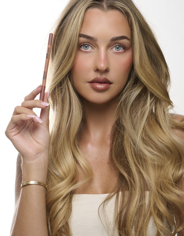 MAKE UP FOR EVER - EXCLUSIVE THE ICONIC x Sammy Robinson: The Lip Line Up