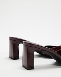 Atmos&Here - Hazel Crinkle Leather Peep Toe Heels