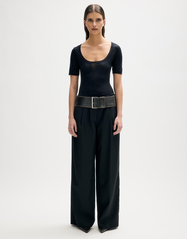 Minima Esenciales - Lorie Scoop Neck Sheer Tee