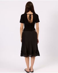 Style Addict - The Lace Skirt