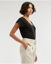 Amelius - Sadie V Neck Tee