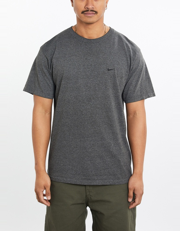 Vintage by The Real Deal - Pre Loved - Vintage Nike Tee