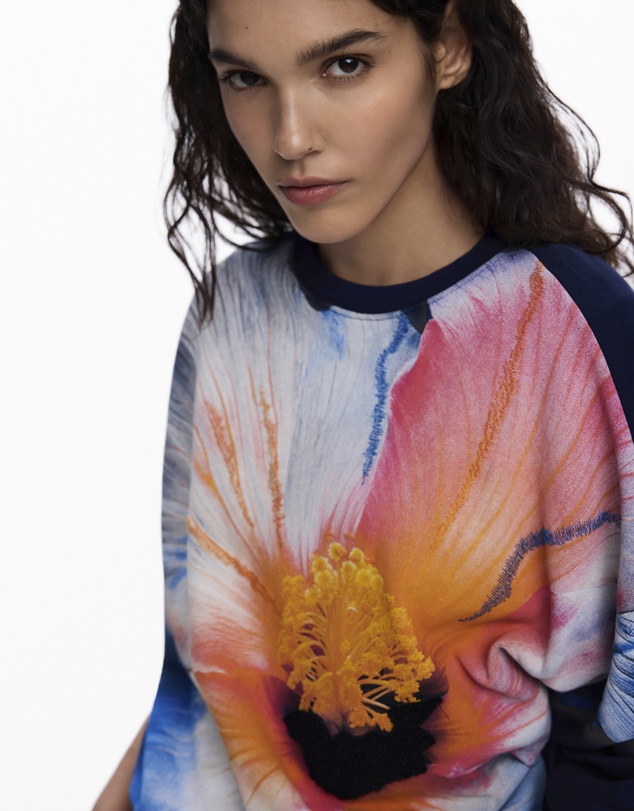 Desigual - Sweatshirt with large flower