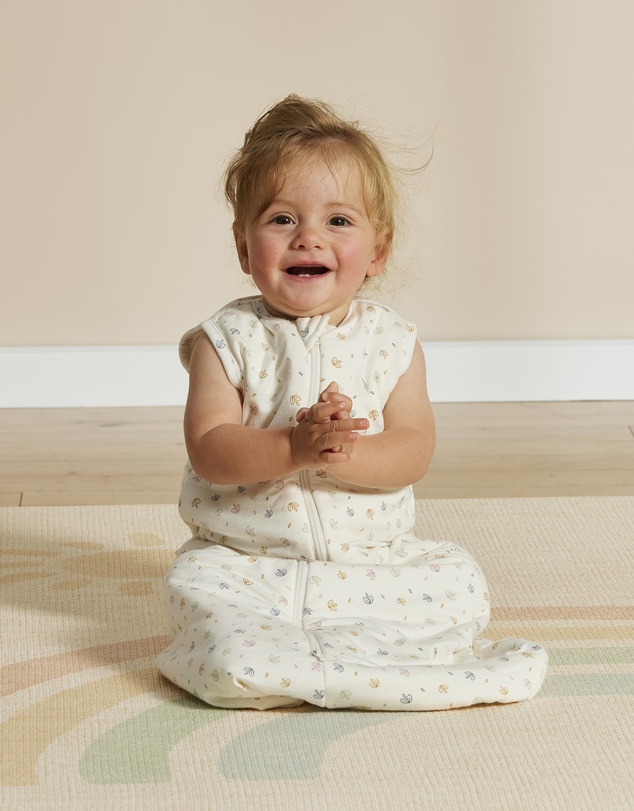 Grow Kindly - Sleeping Bag in Rainbow Dreaming - 3.5 TOG