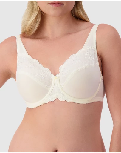 Triumph - Embroidered Minimiser Bra