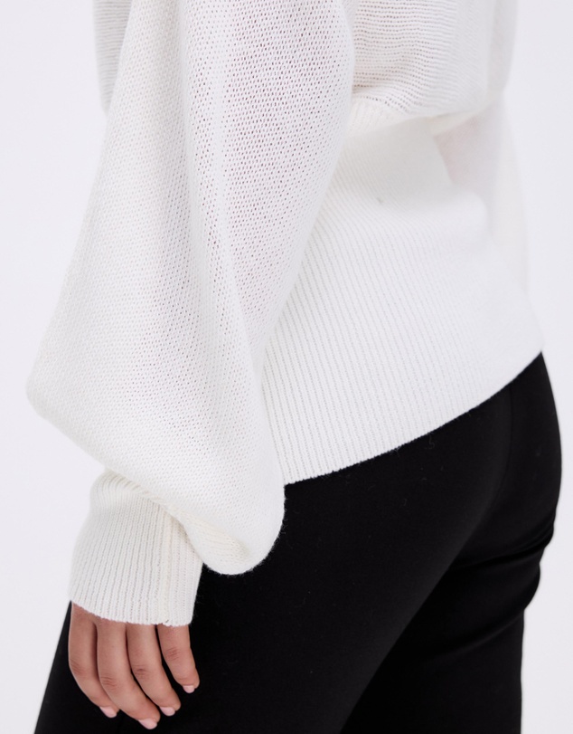 Minima Esenciales - Oriel Off Shoulder Knit Top
