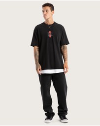 Kiss Chacey - Eternal Box Layer Tee