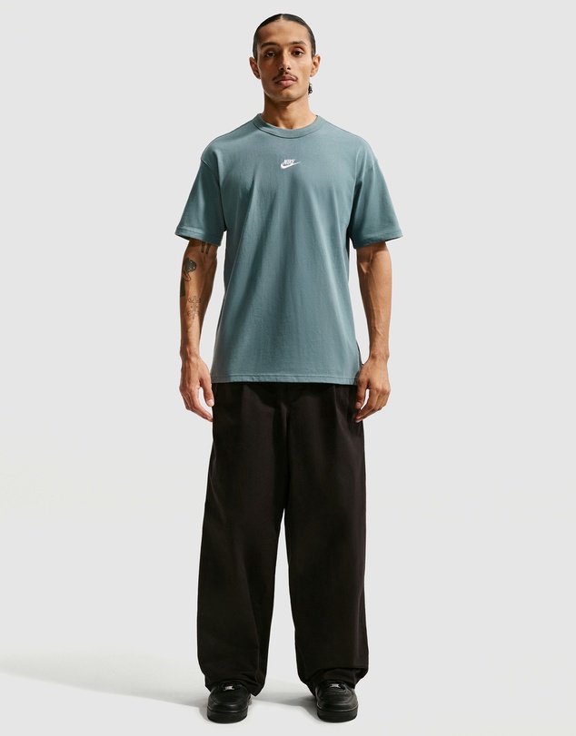 Nike - Sportswear Premium Essentials T-Shirt