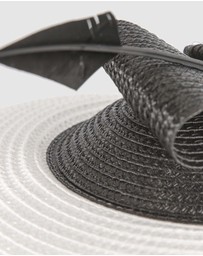 Max Alexander - Saucer White Black Racing Fascinator Hat
