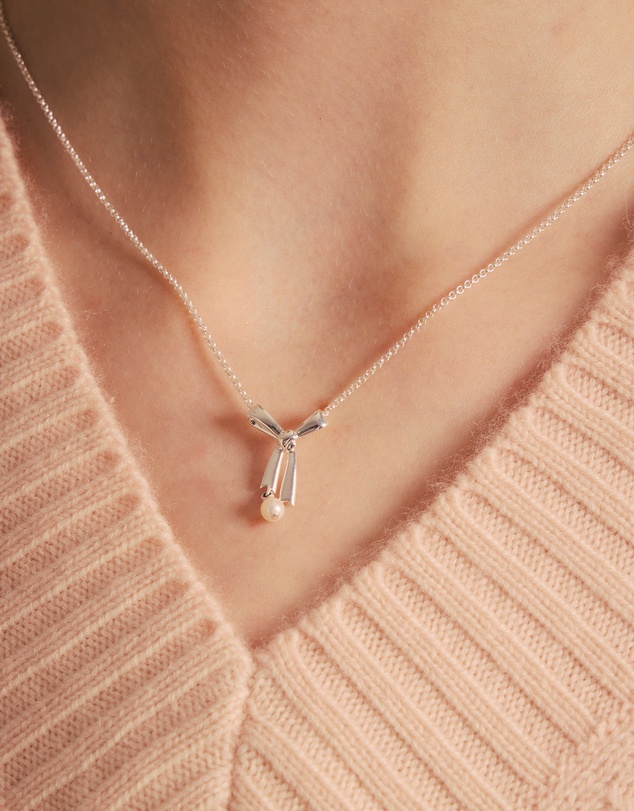 Karen Walker - Pearl Bow Necklace 45cm