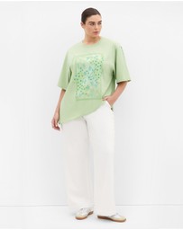 City Chic - Plus size Queen Of Hearts Oversized Tee - lime