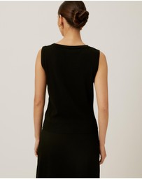 Tussah - Boat Neck Sleeveless Knit Top