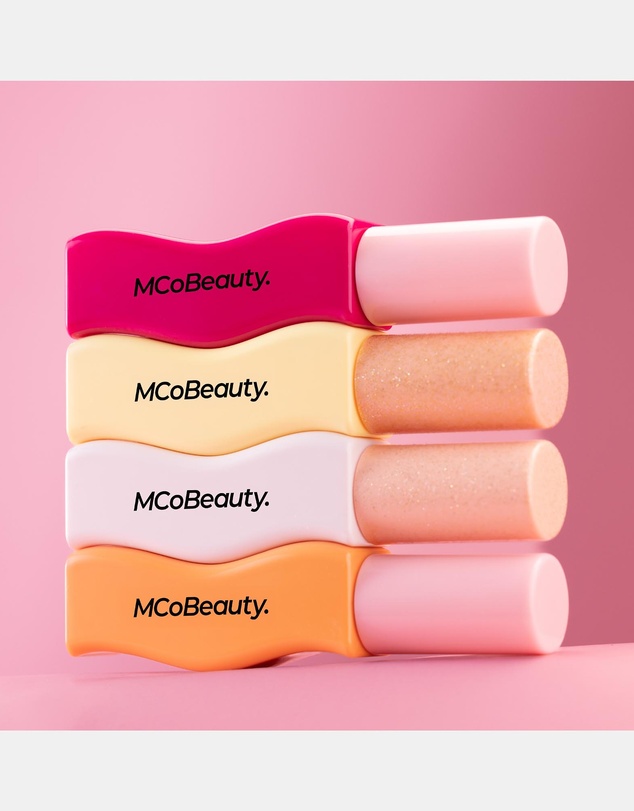 MCoBeauty - Golden Glow Lip Oil - Berry Bliss