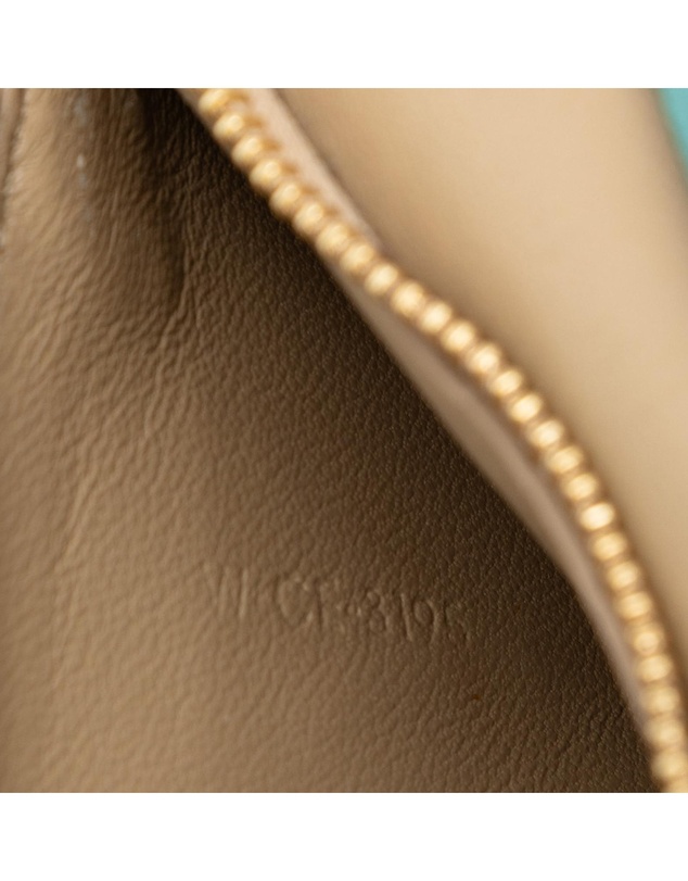 Pre-Loved by Azura Reborn - Pre-Loved Medium Calfskin Classic Box