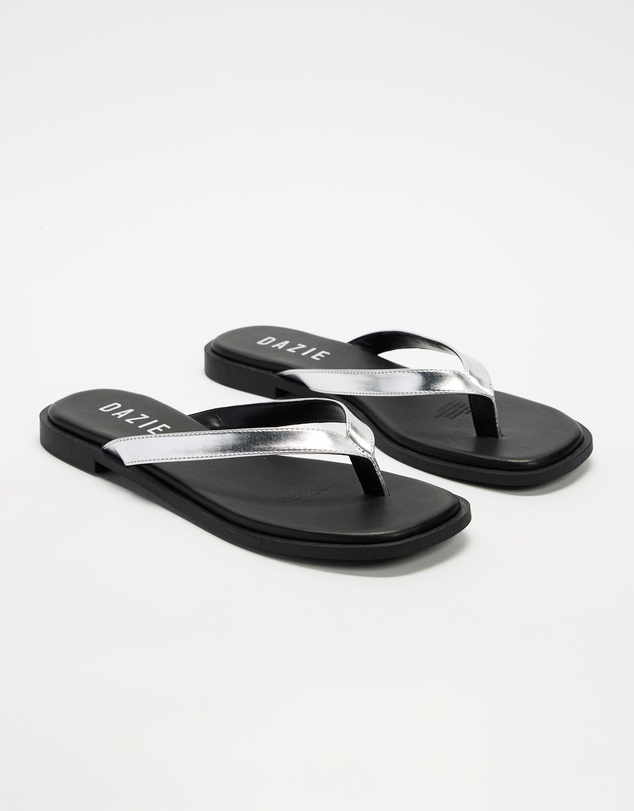 Dazie - Violet Thongs