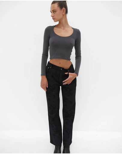 Style Addict - Straight Leg Jeans