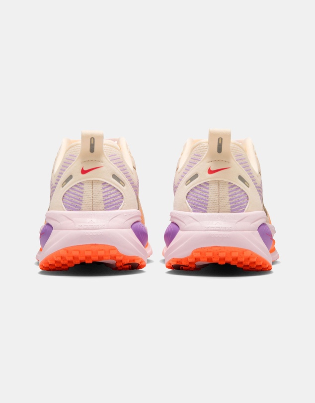 Nike - Vomero 18 - Women's