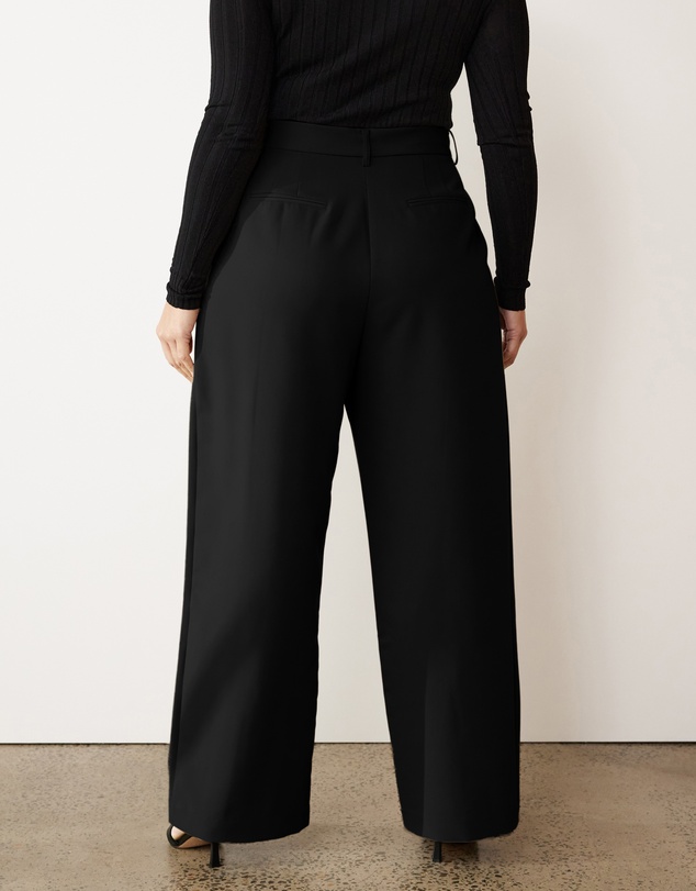 Atmos&Here Curvy - Noa Pleated Pants