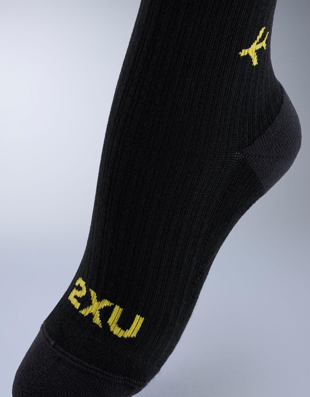 2XU - Flight Bamboo Charcoal Compression Socks