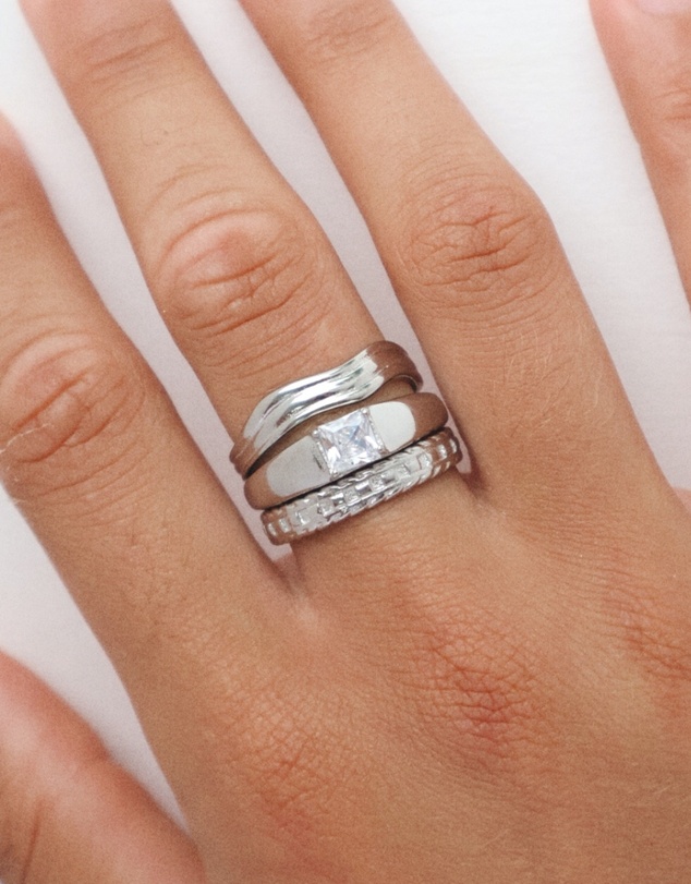 HOUSE OF SLANI - Silver Elara Stacking Ring