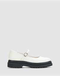 Rollie - Mary Jane Step Shoe