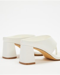 Dazie - Elodie Block Heel Thong Sandals