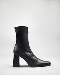 RAID - Whisper Block heeled ankle boots in black