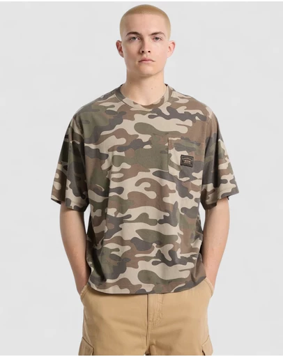 GUESS Originals - GUESS Originals Camouflage Boxy Pocket T-Shirt