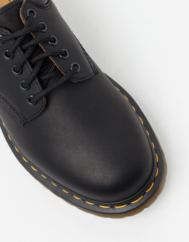 Dr Martens - 8053 5 Eye Shoe