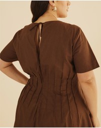Atmos&Here Curvy - Maya Pleat Maxi Dress