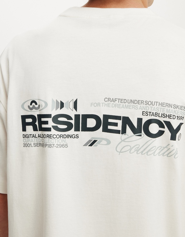 Cotton On - Box Fit Text T-Shirt