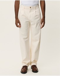 Les Deux - Romeo Pleated Chino Pants