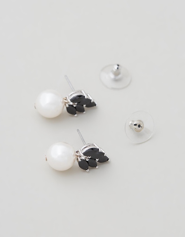 Stephanie Browne - Bocheron Pearl Earrings