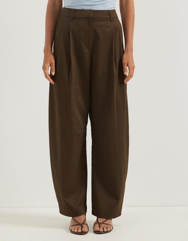 Atmos&Here - Ava Tailored Pleat Front Barrel Pants