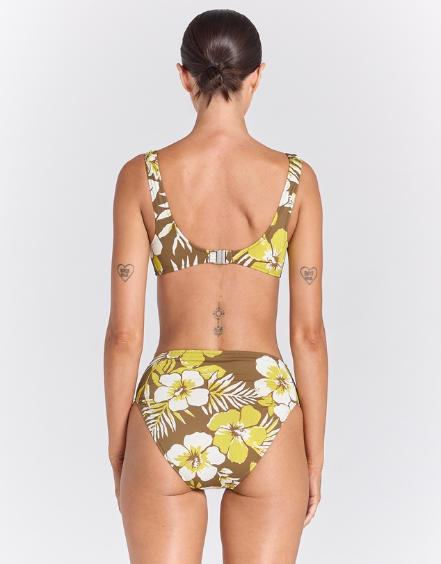 Poolside Paradiso - Miami Resort Bikini Bottom - Midori