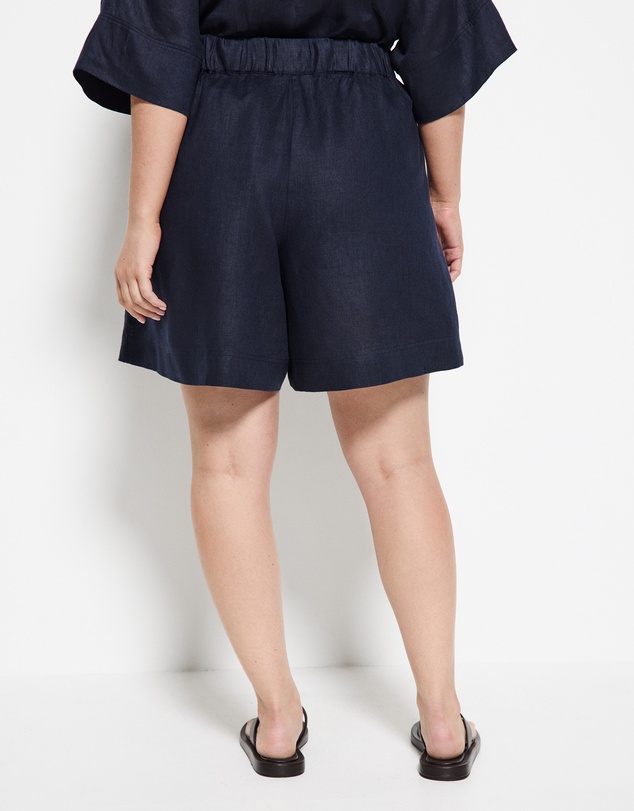 Commonry - Lucie Short