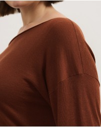 Atmos&Here Curvy - Della Off Shoulder Fine Knit Top