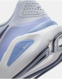 Nike - Structure 26 - Women's