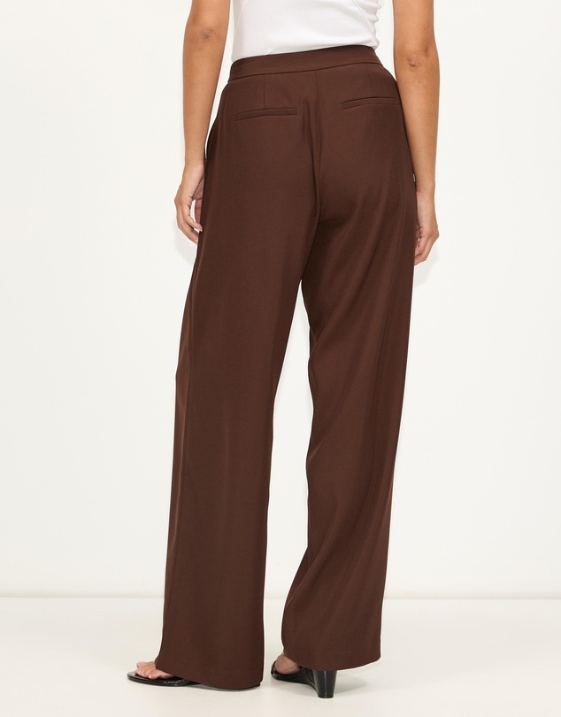 Dazie - Own It Pleated Tailored Pants