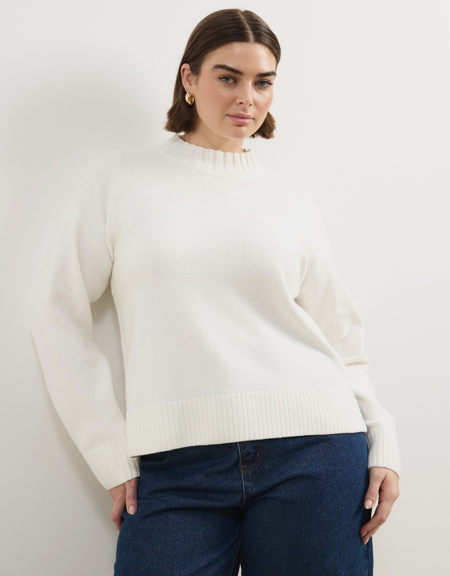 Atmos&Here Curvy - Classic Crew Knit Jumper