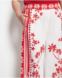 Commonry - Nadia Pant