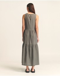 ST MRLO - Remi Tiered Dress