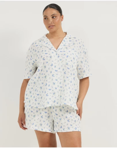 Atmos&Here Curvy - Ditsy Floral Short Sleeve Pyjama Set