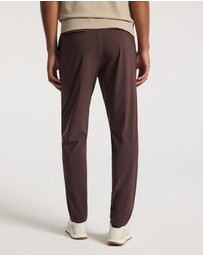 Calibre - Technical Knit Pintucked Pants Mocha