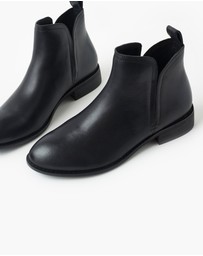 Walnut Melbourne - Douglas Leather Boot