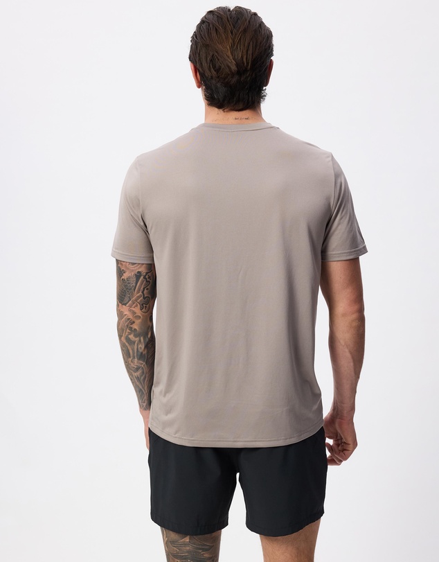 Puma - Train All Day Essentials Solid Cat Tee (LC Small Cat)