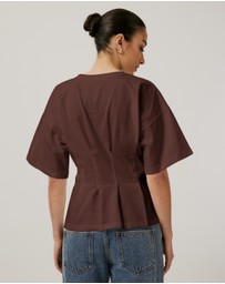 Calli - Tucked T-Shirt