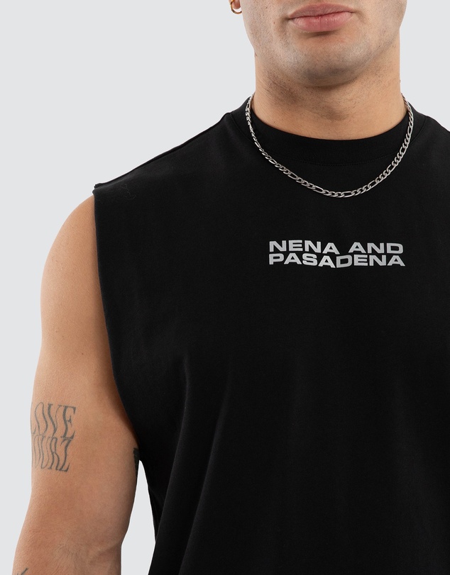 Nena & Pasadena - Ravenor Relaxed Muscle