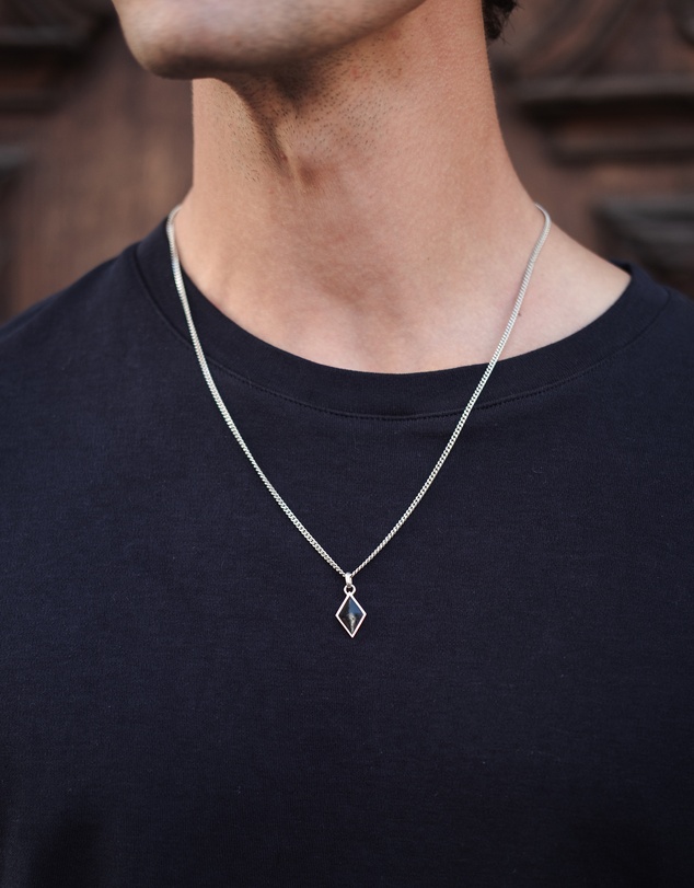 Kuzzoi - ICONIC EXCLUSIVE - Rhombus Pendant Necklace in 925 Sterling Silver